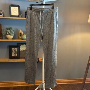 Vuori athletic pants size medium